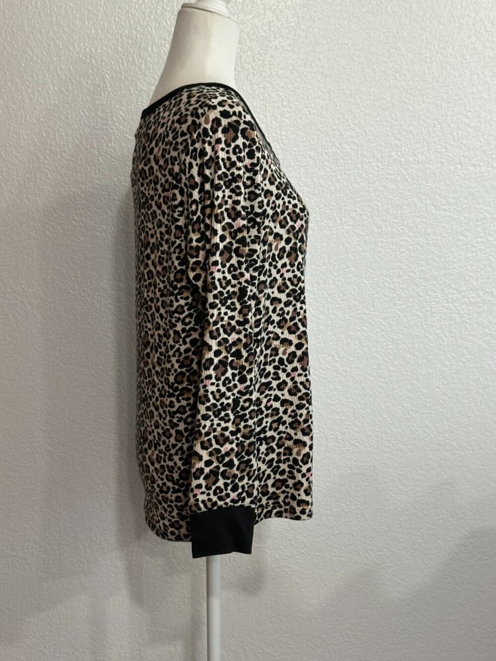 René Rofé Leopard Print Pajama Set Size Large Soft Stretch Lounge Set - Picture 4 of 12